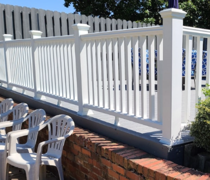 Trex Transcend Horizontal Rail & Square Baluster Kit | The Deck Store