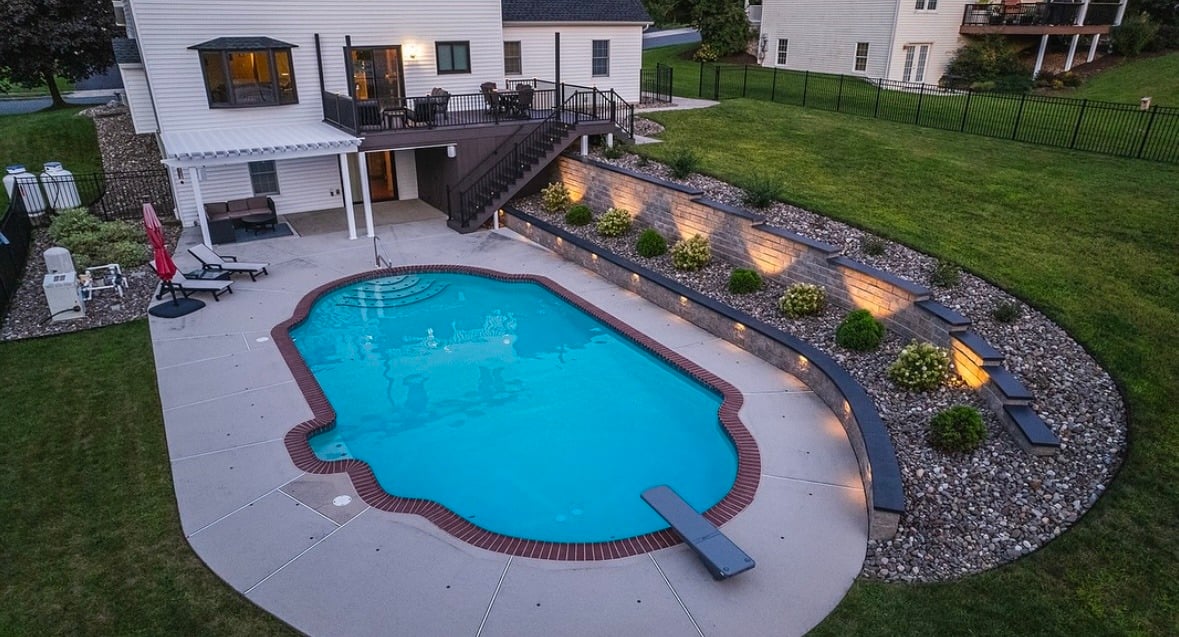 Tru-Scapes outdoor lighting with pool