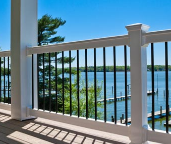 Wolf Railing - Traditional Flat Rail with Round Aluminum Balusters - S ...